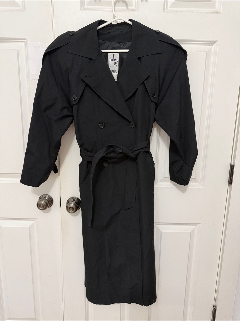 Gallery Vintage Belted Trench Coat  size 7/8 petite Black long trench